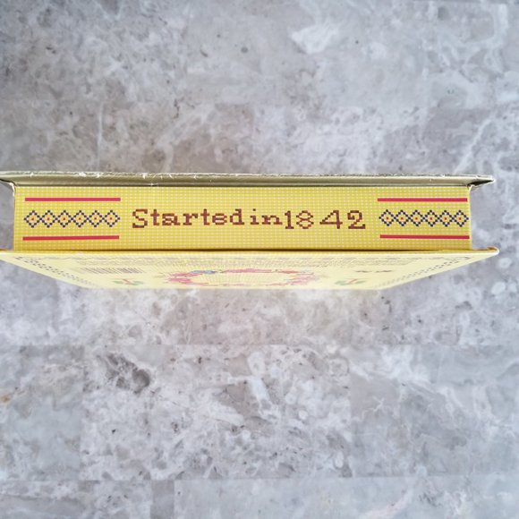 Vintage Whitman's Sampler Box (Empty) - Picture 4 of 12